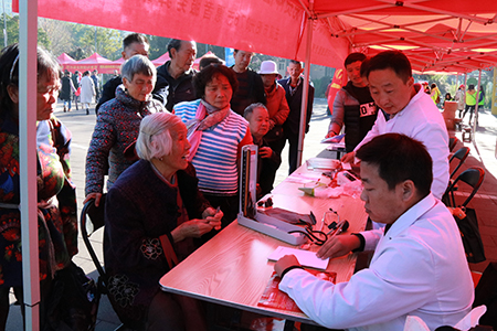 1551628377404092361.jpg L_1551544492660197531.jpg