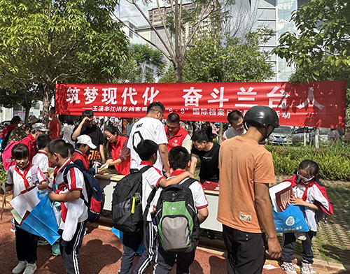 江川区开展档案宣传服务“四进”活动.jpg