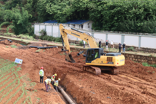 易门加速推进扒河中型灌区配套项目建设.jpg