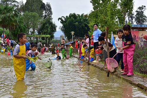 五育融合耕沃土 劳动教育结硕果.jpg
