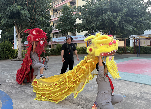 红军小学让非遗傣族狮子舞焕发新生.jpg