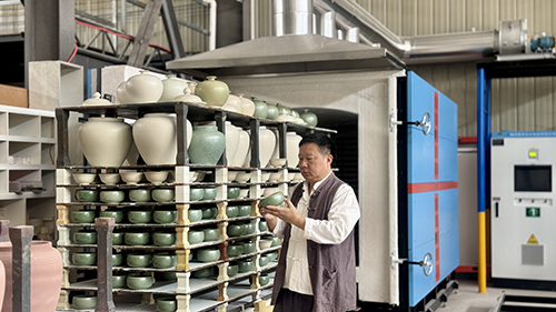 传统釉色不褪色 新厂产能再升级.jpg